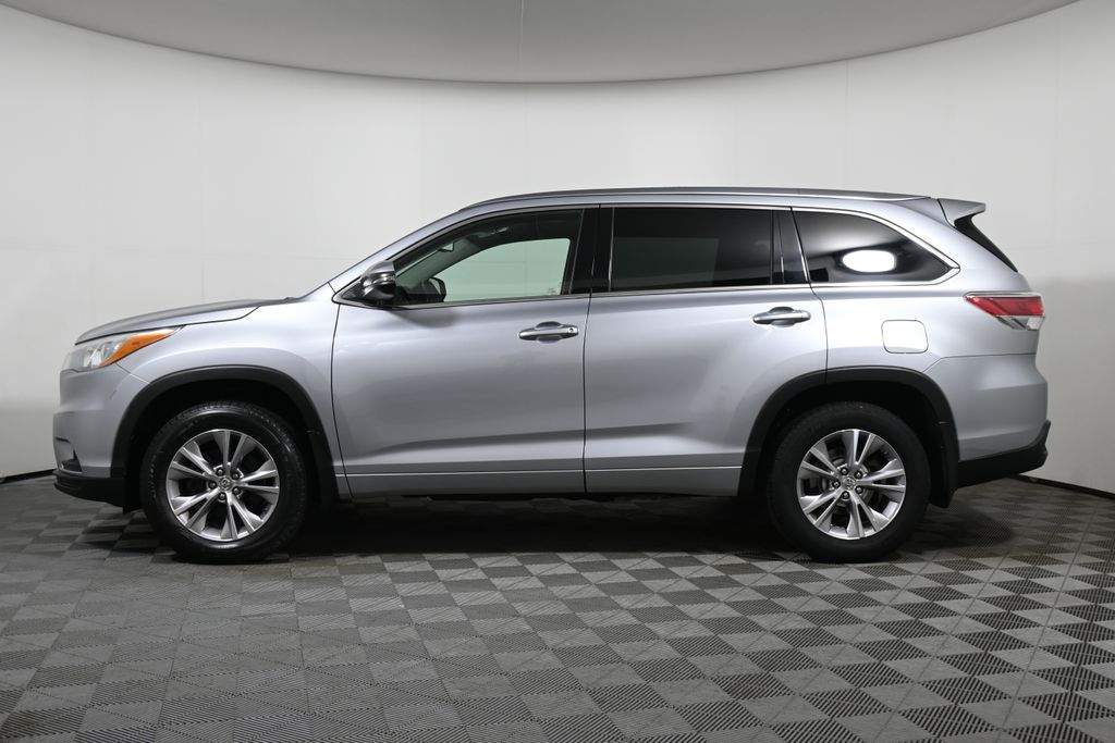 2015 Toyota Highlander Base Hybrid photo 2