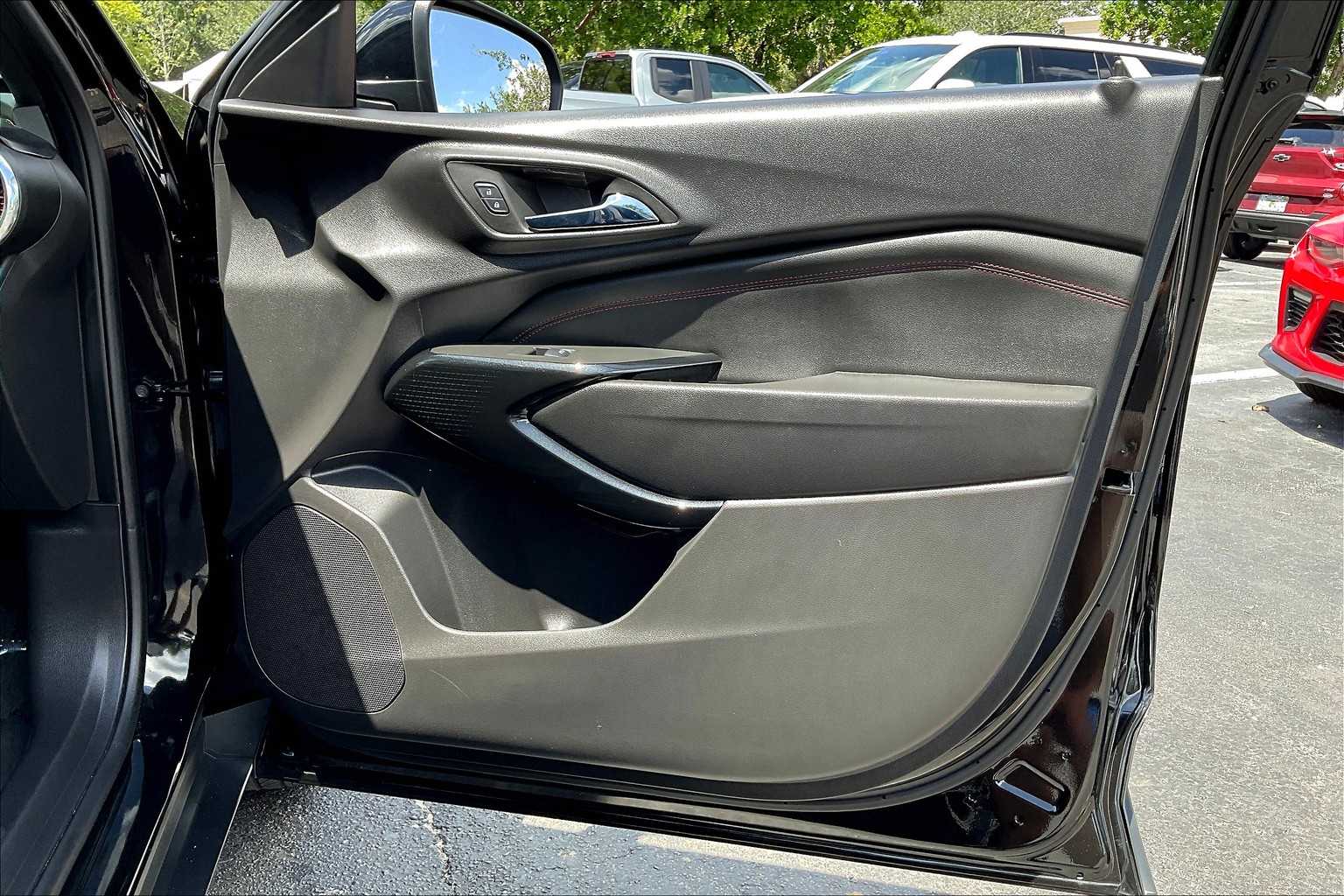 2025 Chevrolet Trax photo 20