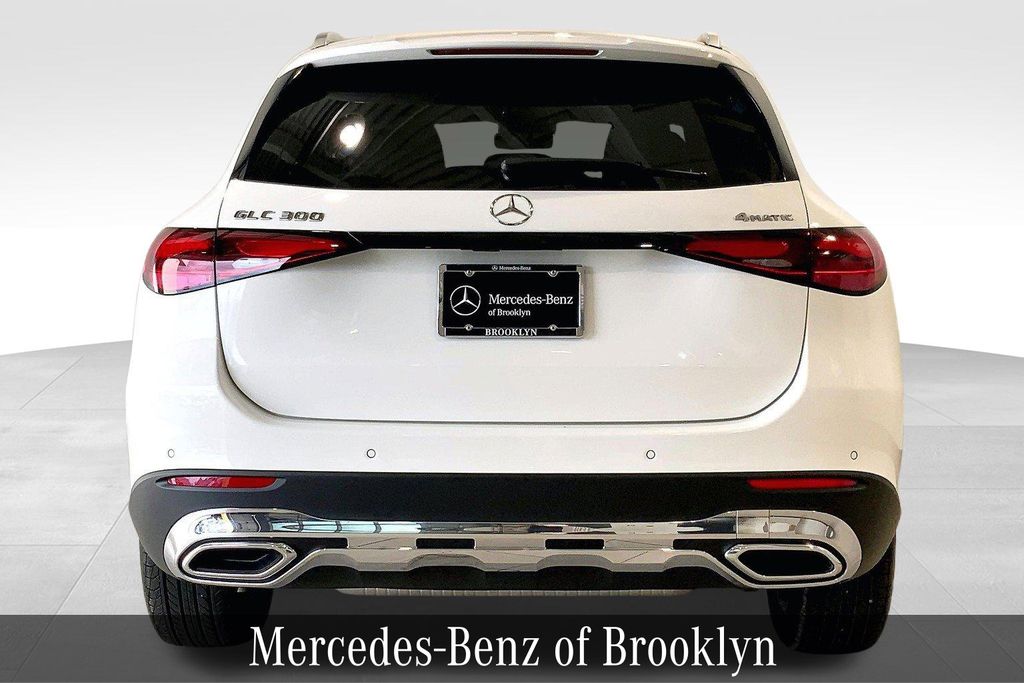 2025 Mercedes Benz GLC 300 4MATIC photo 4