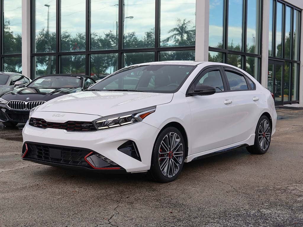 2023 Kia Forte GT photo 9