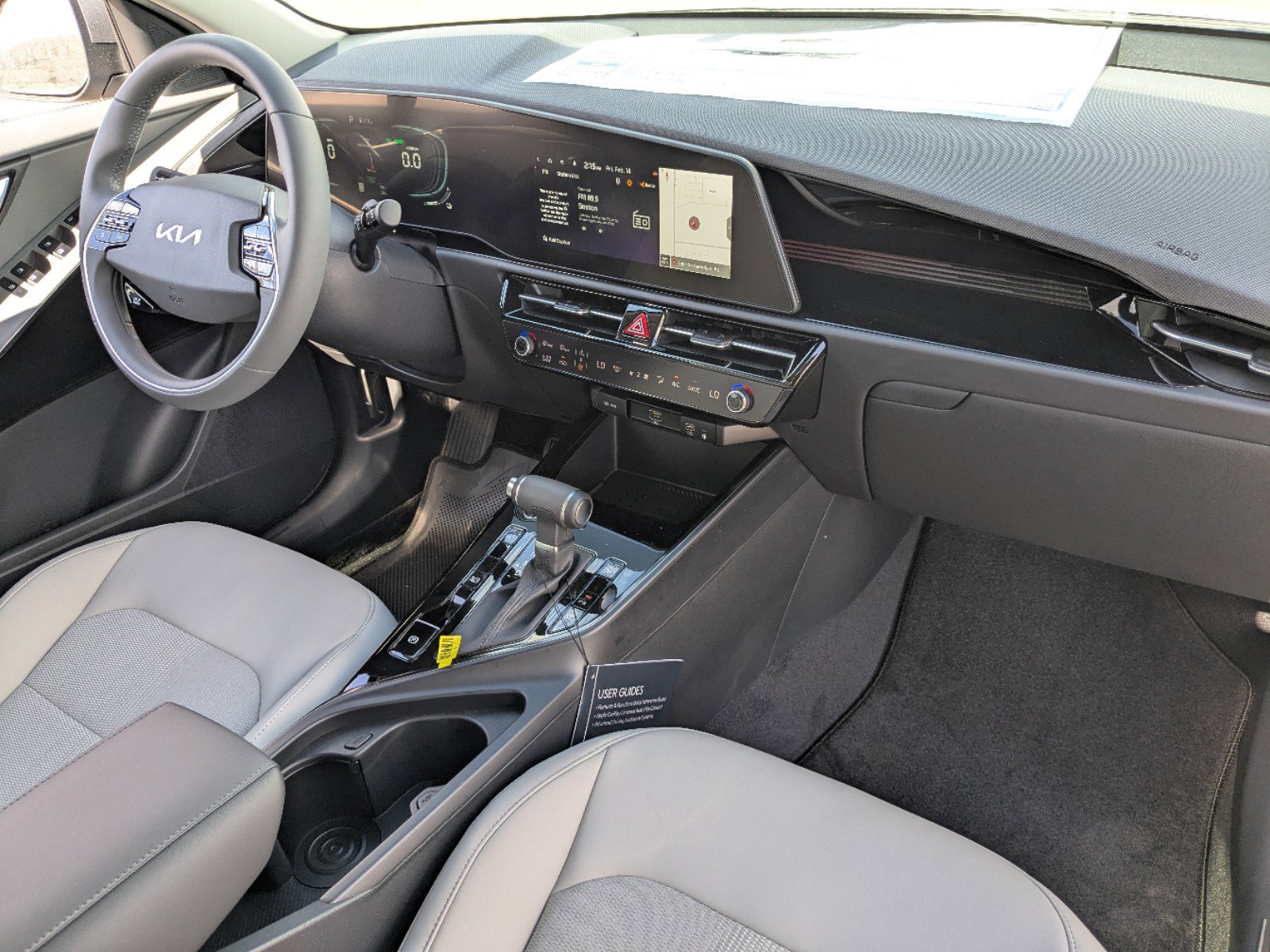 2025 Kia Niro EX photo 11