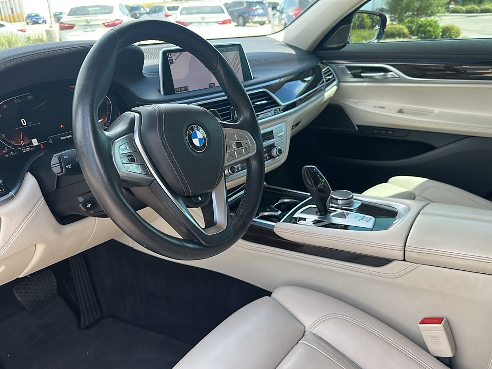 2022 Bmw 740i photo 2