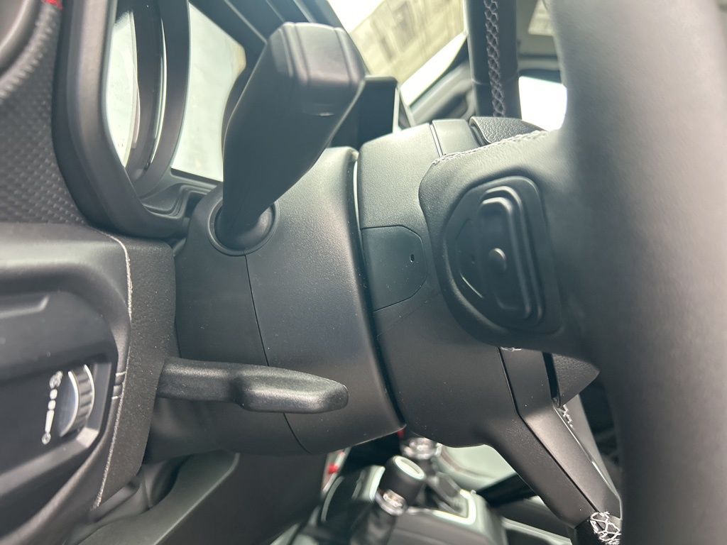 2025 Jeep Wrangler Rubicon photo 36