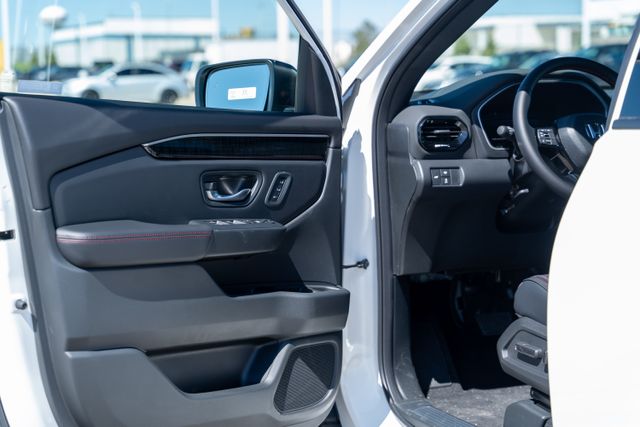 2025 Honda Pilot Black Edition photo 21