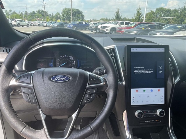 2021 Ford Edge Titanium photo 17