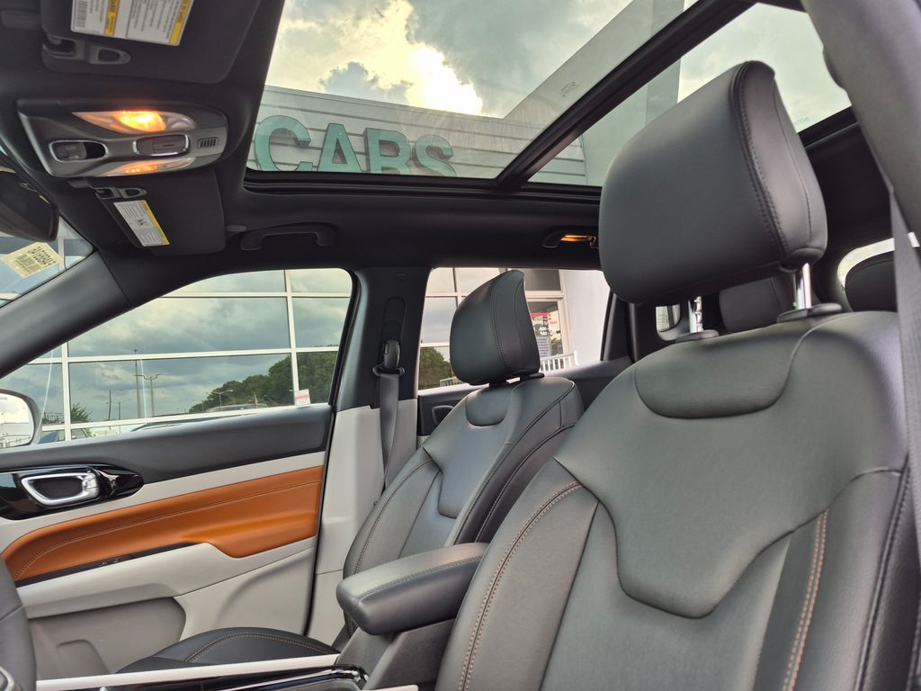 2024 Jeep Compass Limited photo 13