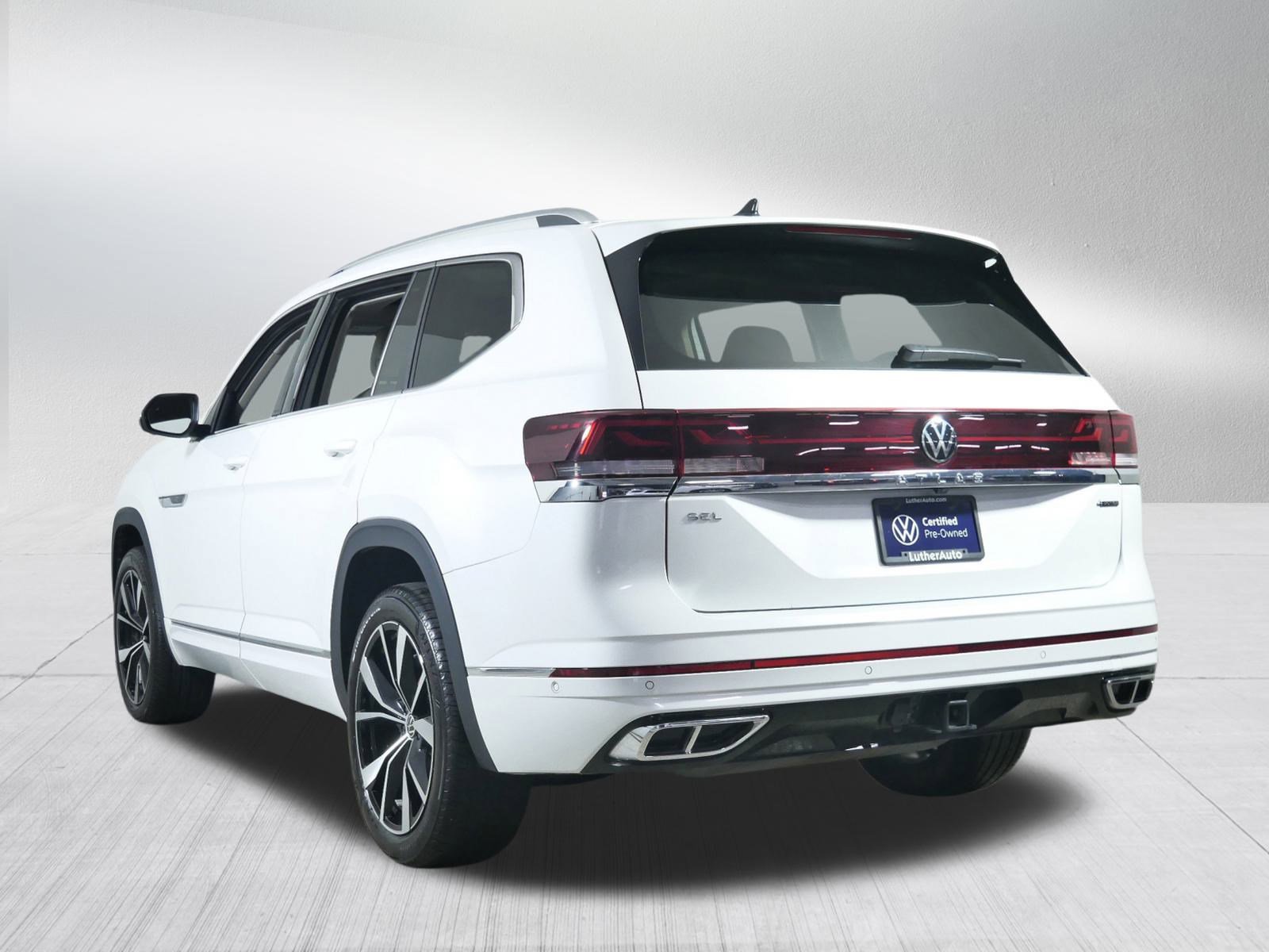 2024 Volkswagen Atlas SEL Premium R-Line photo 3