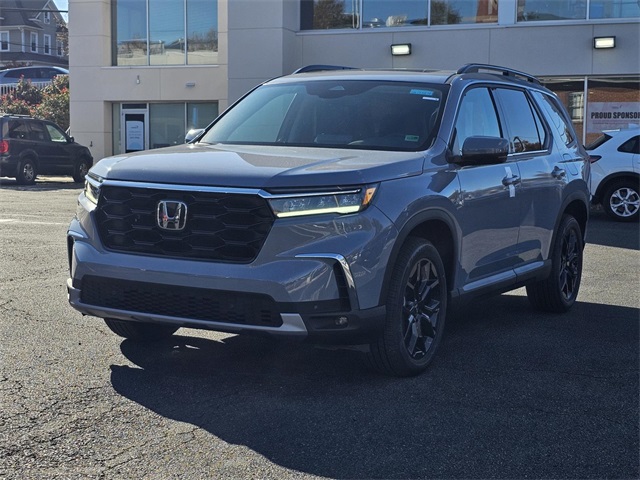 2025 Honda Pilot Touring photo 3