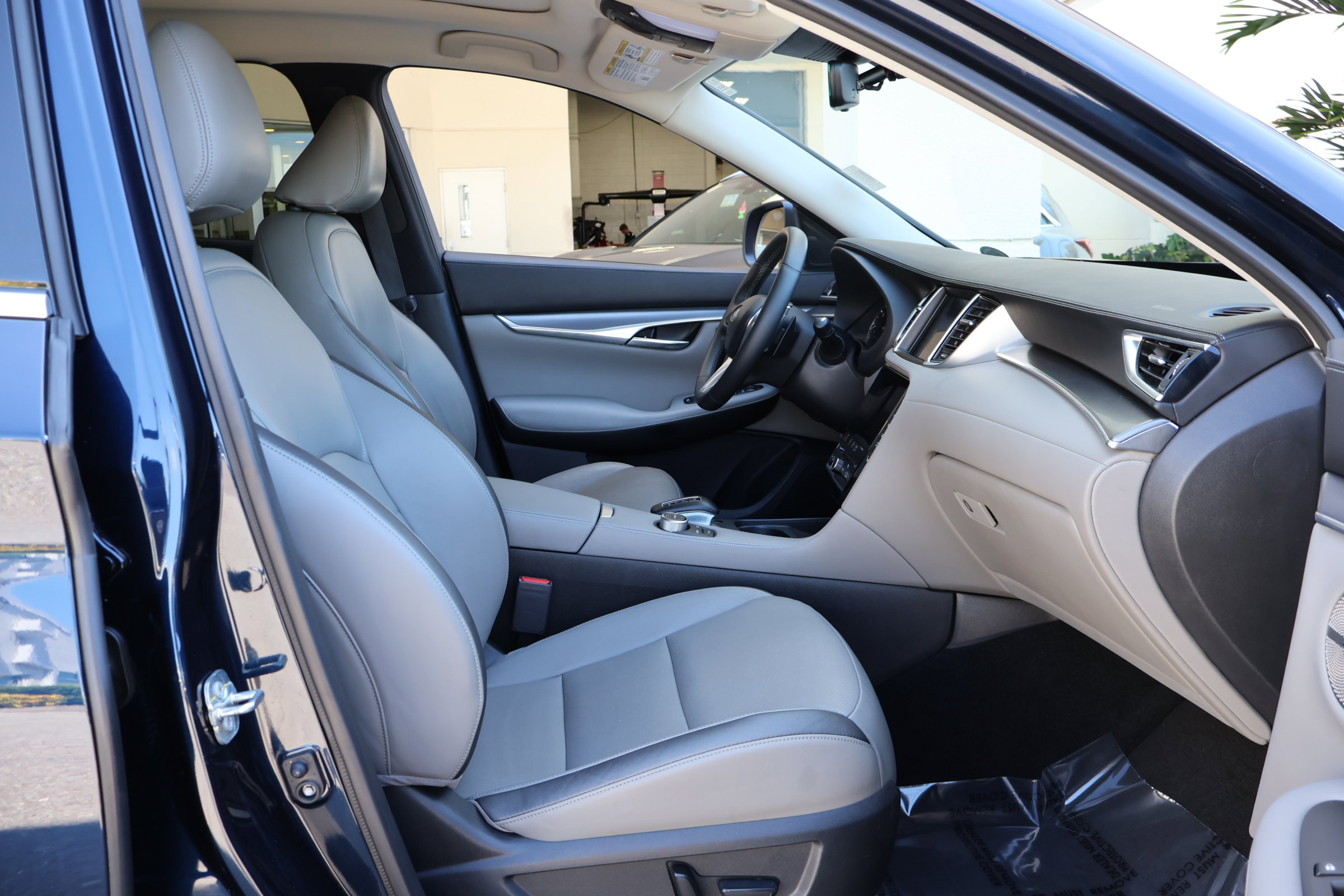 2023 Infiniti QX50 Luxe photo 22