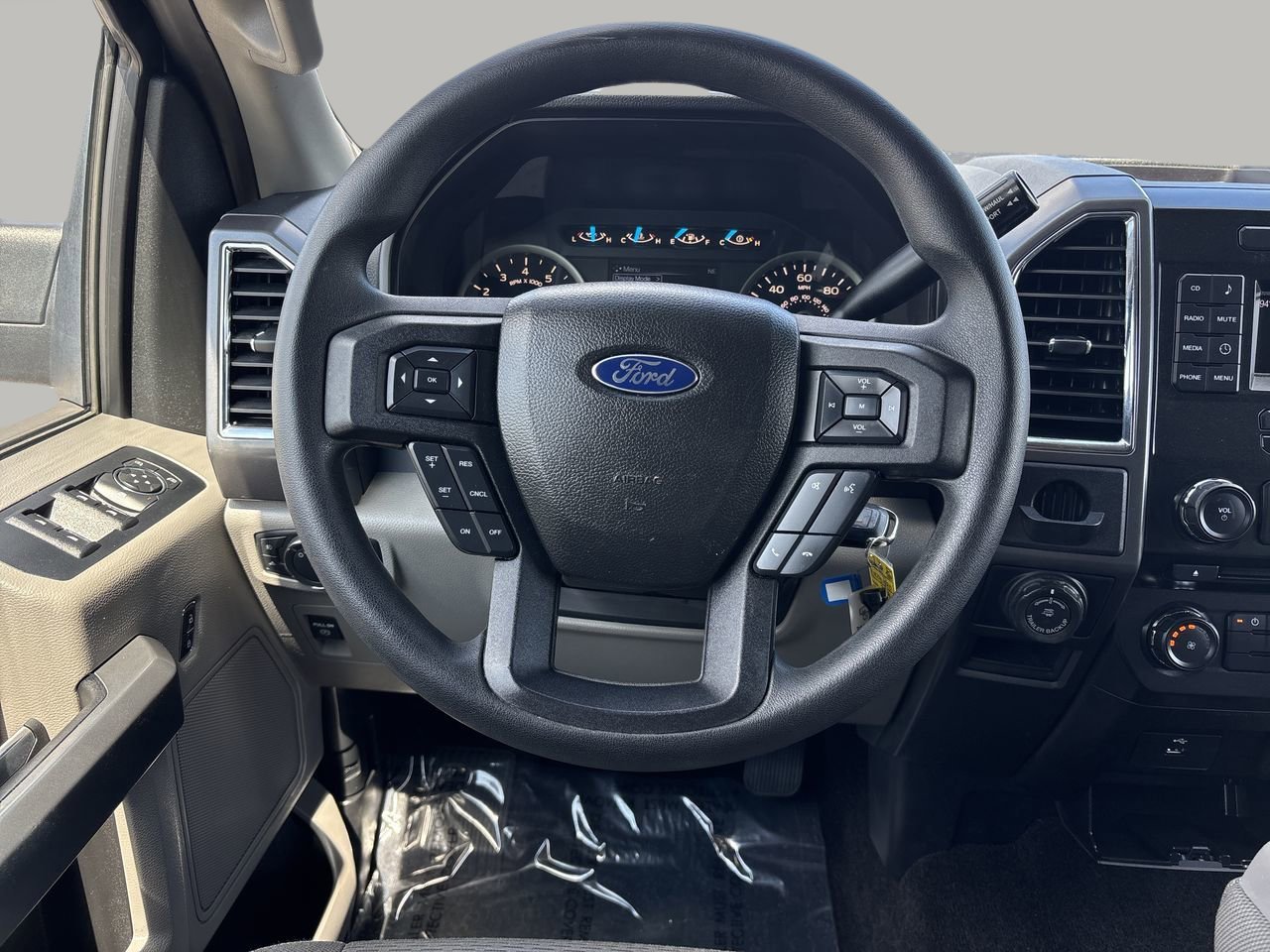 2016 Ford F-150 XLT photo 13