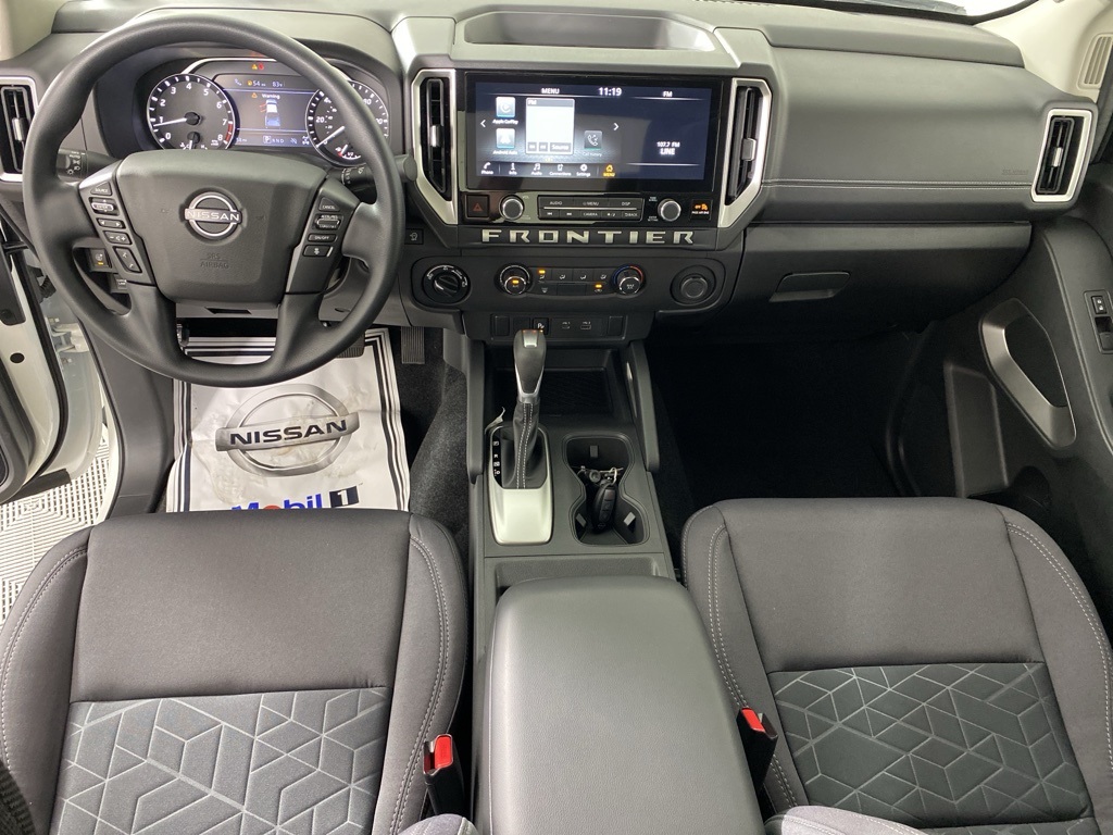 2025 Nissan Frontier SV photo 15