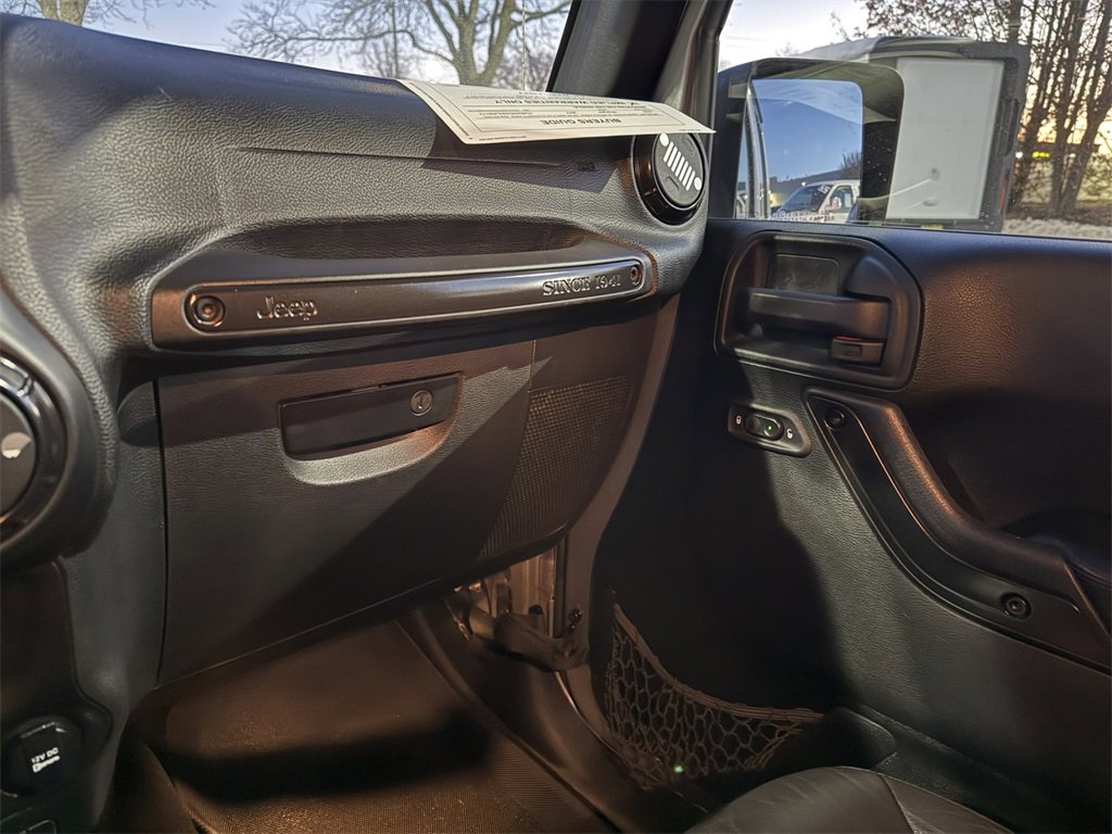 2017 JEEP WRANGLER - Image 19