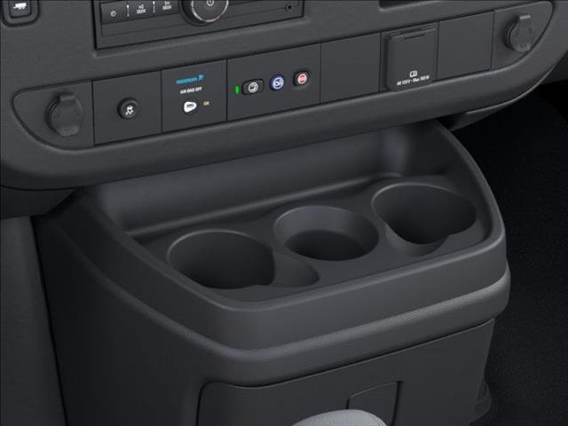 2025 Chevrolet Express Cutaway 3500 photo 14