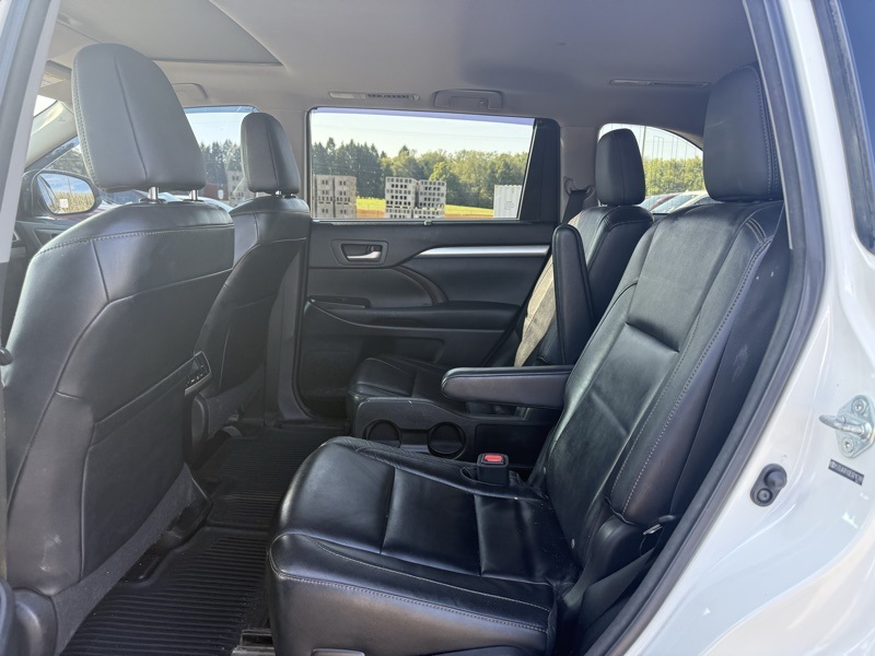 2014 Toyota Highlander XLE photo 11