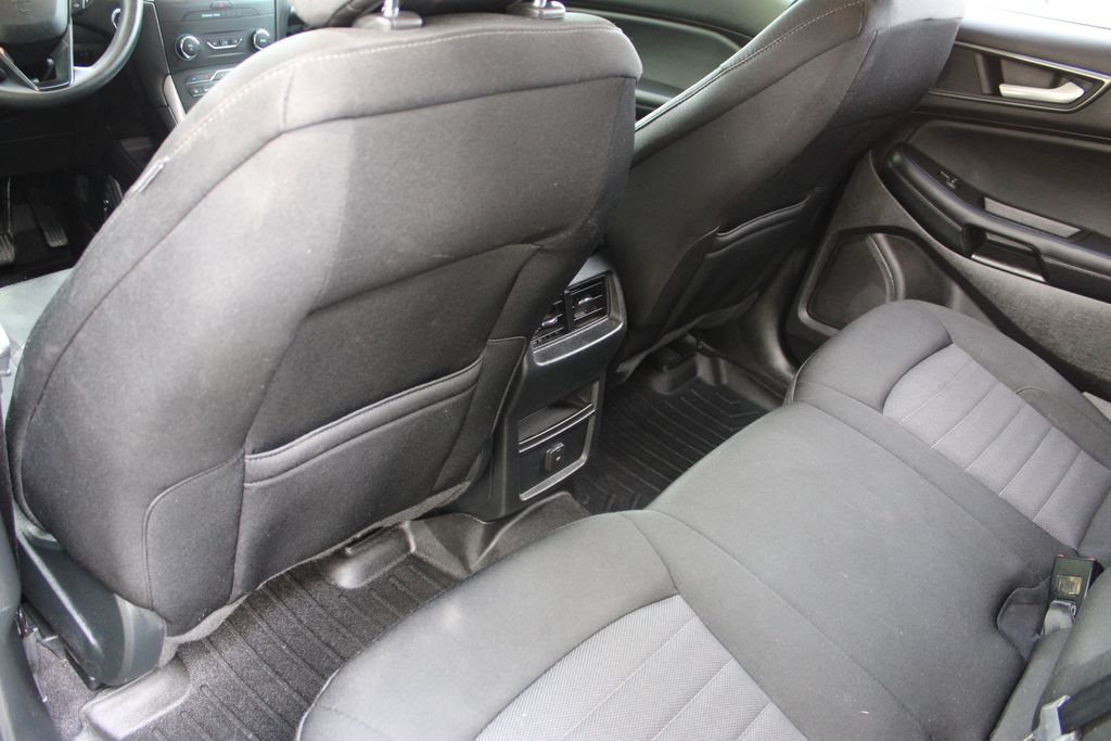 2020 Ford Edge SE photo 45