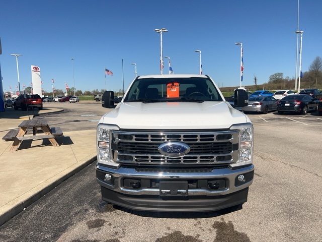 2024 Ford F-250 XLT photo 2