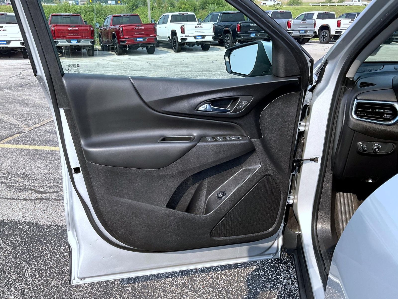 2022 Chevrolet Equinox LT photo 9