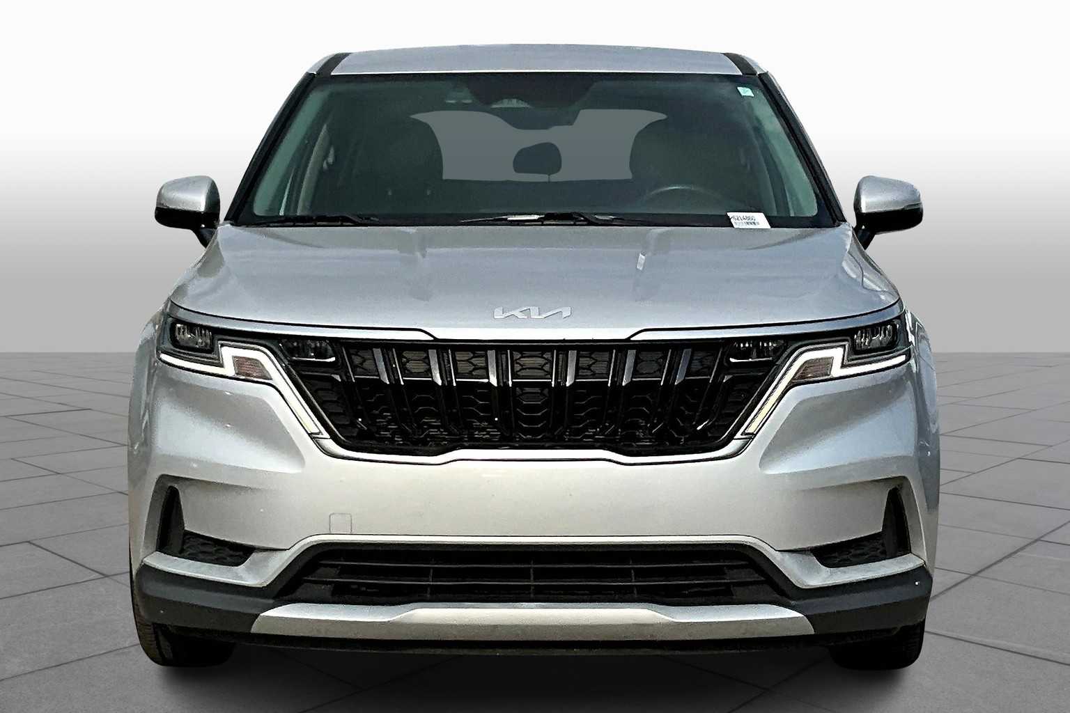 2023 Kia Carnival LX photo 2