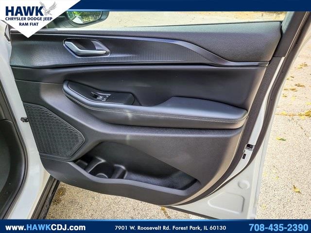 2024 JEEP GRAND CHEROKEE - Image 30