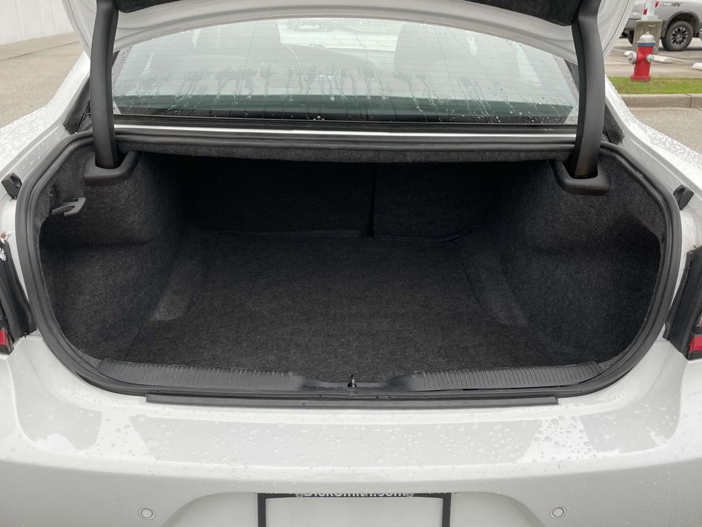 2022 Dodge Charger SXT photo 7
