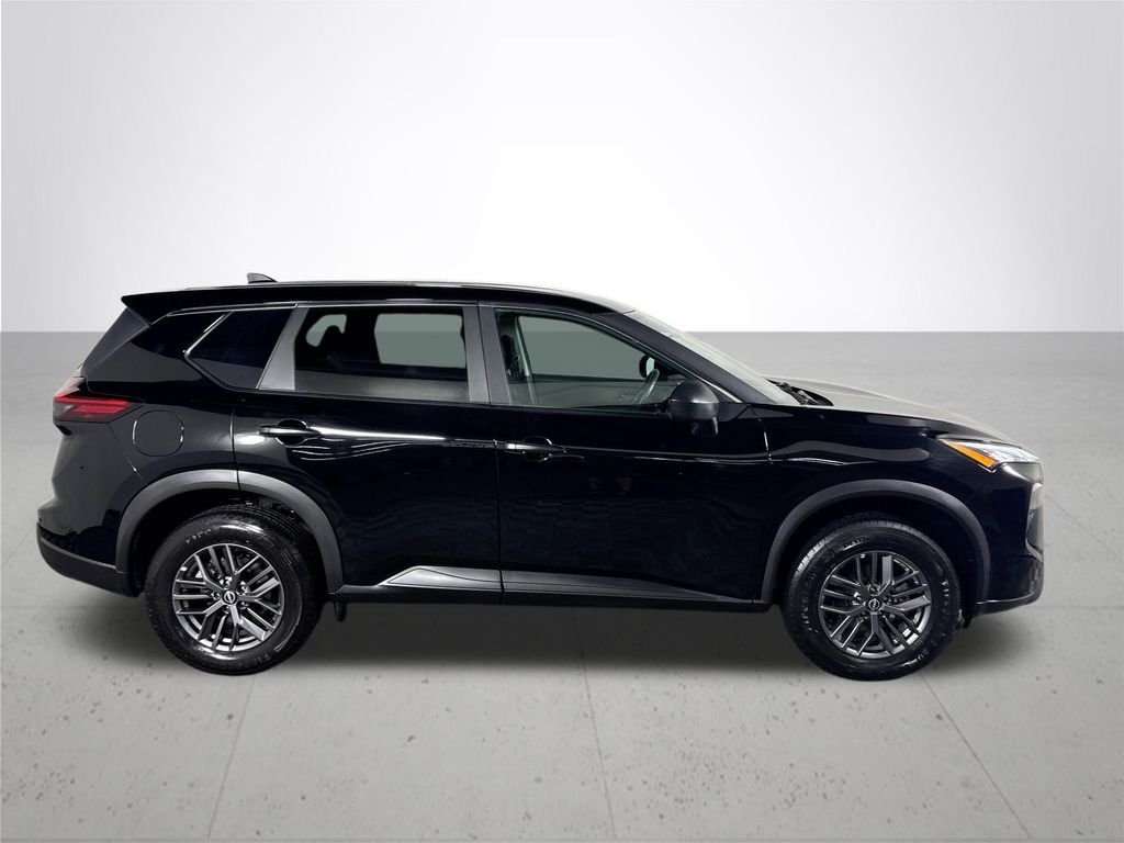 2024 Nissan Rogue S photo 5