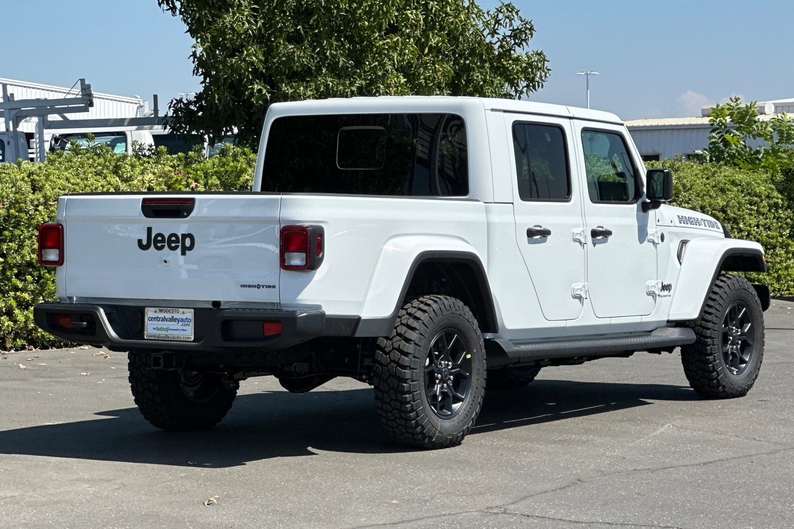 2025 Jeep Gladiator Sport photo 3