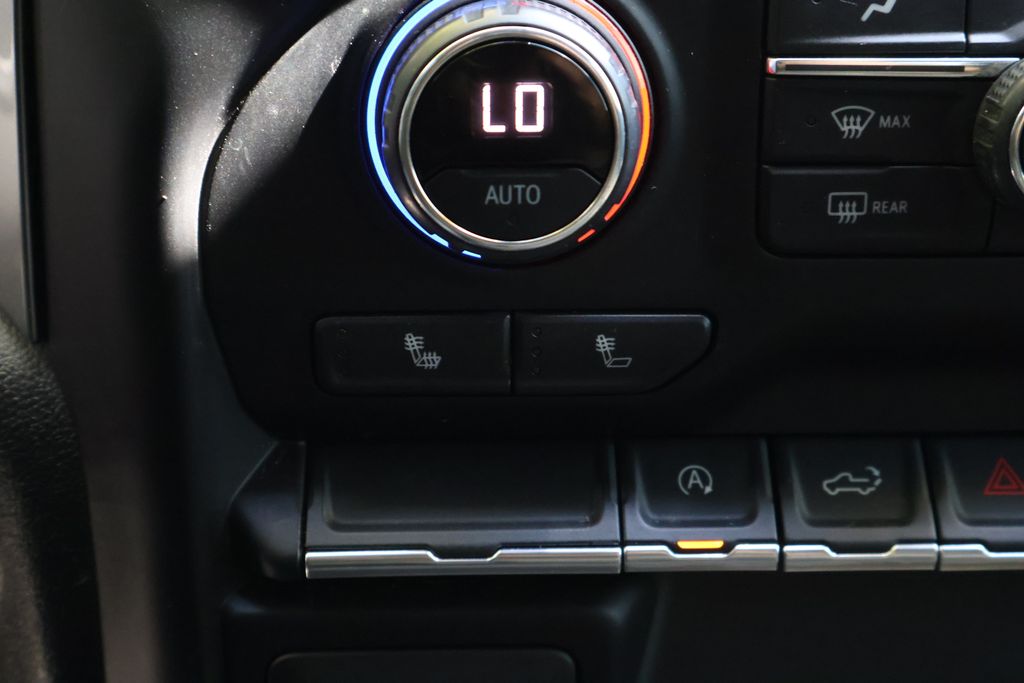 2020 Chevrolet Silverado 1500 RST photo 12