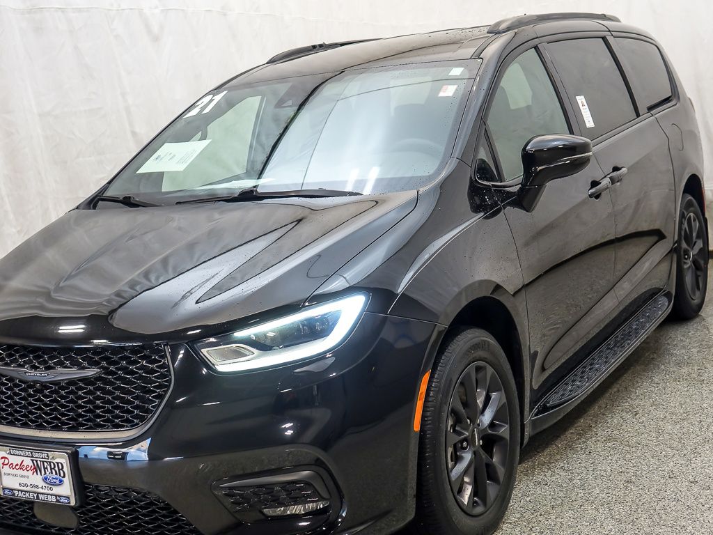2021 Chrysler Pacifica Touring L photo 4