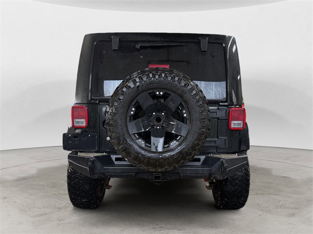 2012 Jeep Wrangler Unlimited Rubicon photo 2