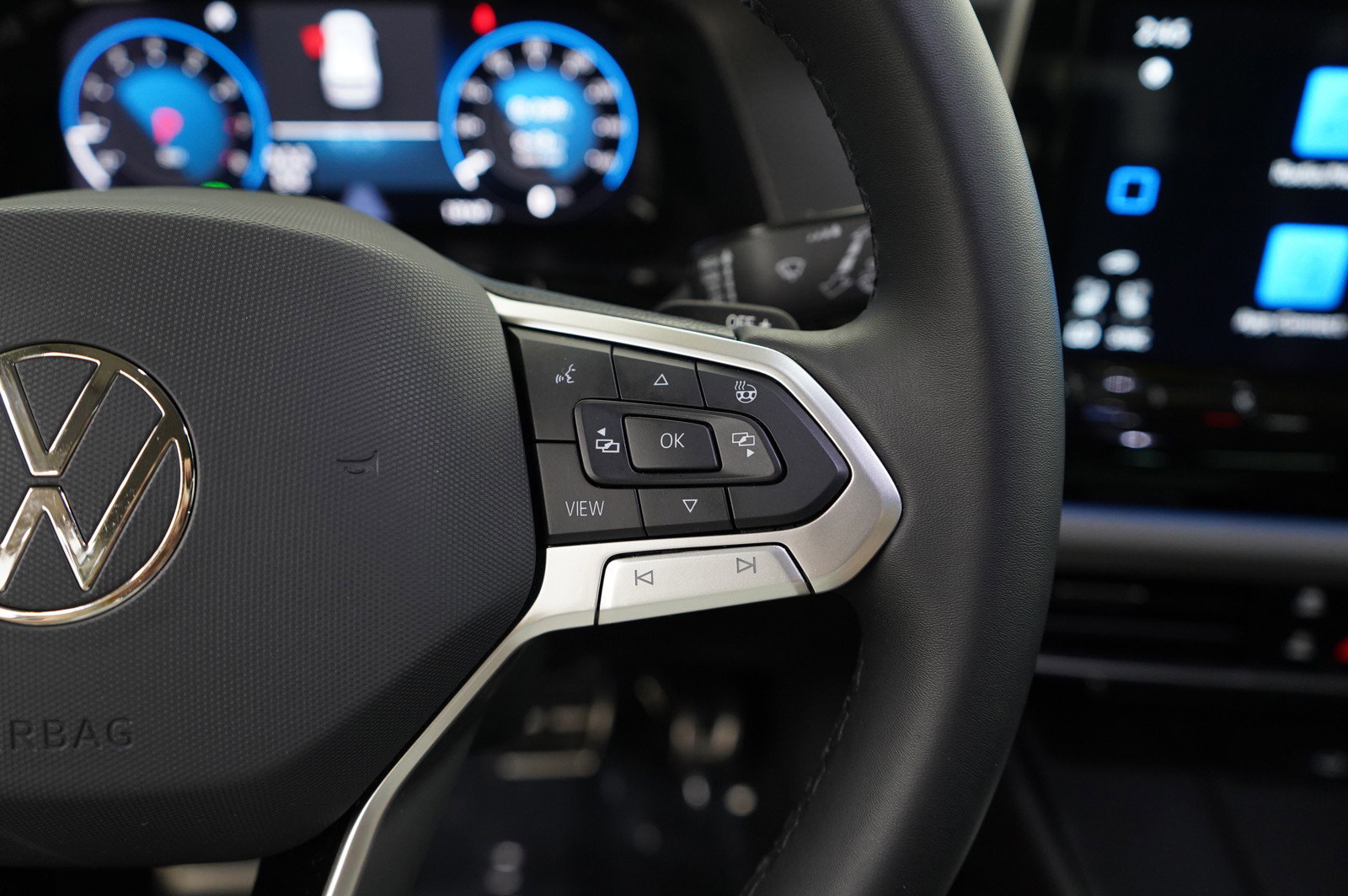 2024 Volkswagen Atlas Peak Edition SE Technology photo 20