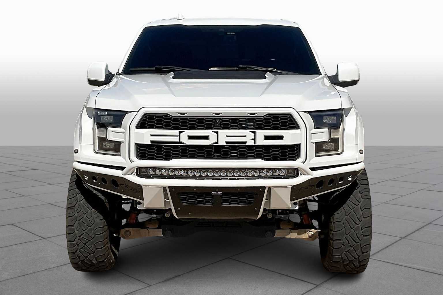 2020 Ford F-150 Raptor photo 3