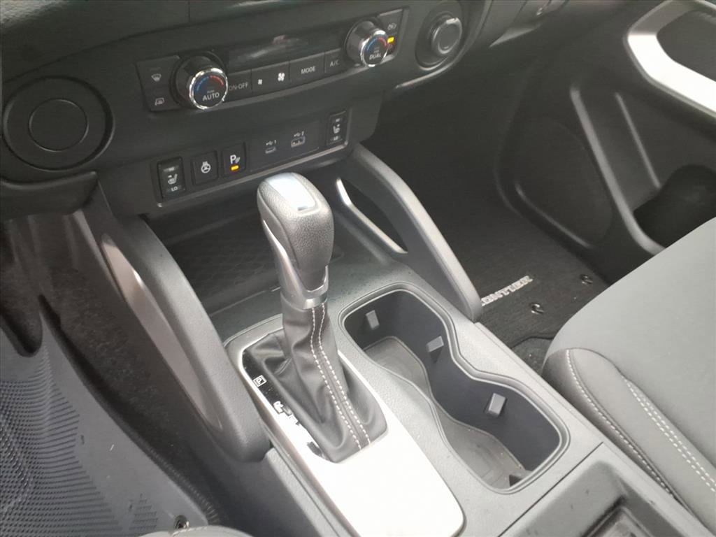 2022 Nissan Frontier SV photo 5