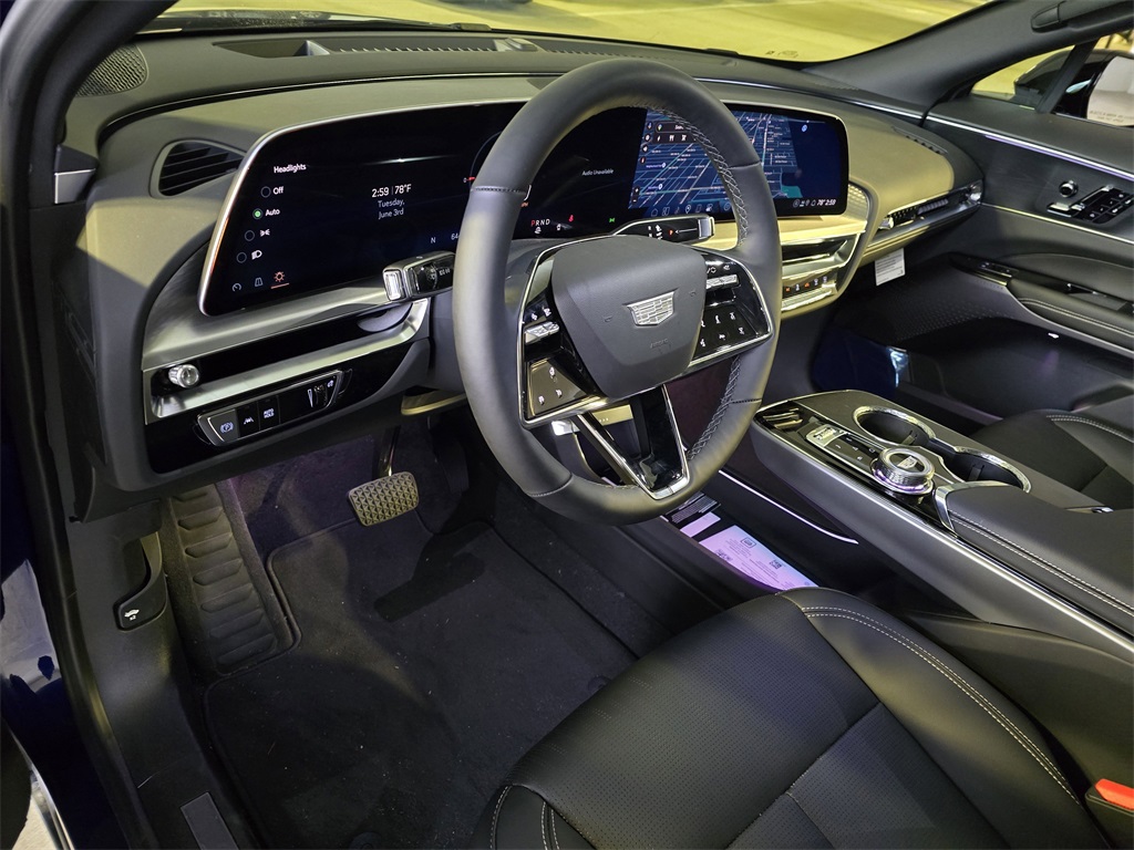 2025 Cadillac Lyriq Luxury photo 14