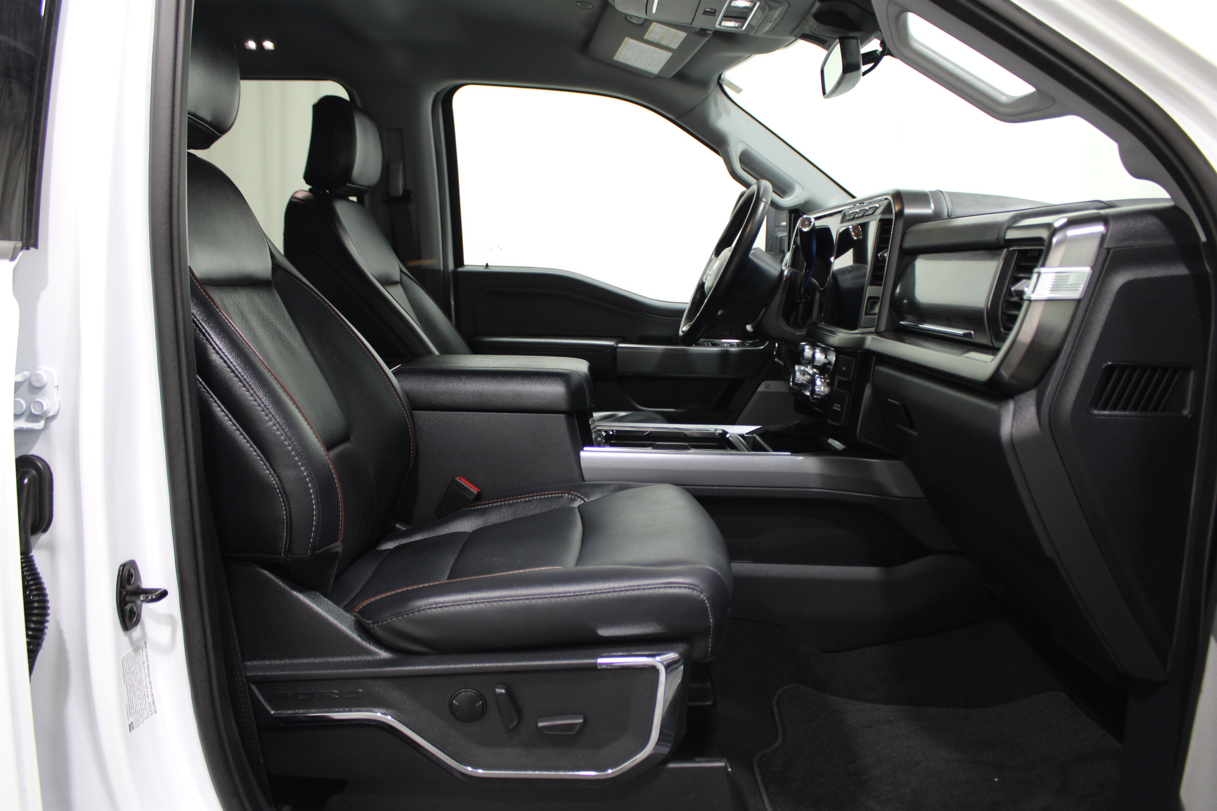 2024 Ford F-250 Lariat photo 24