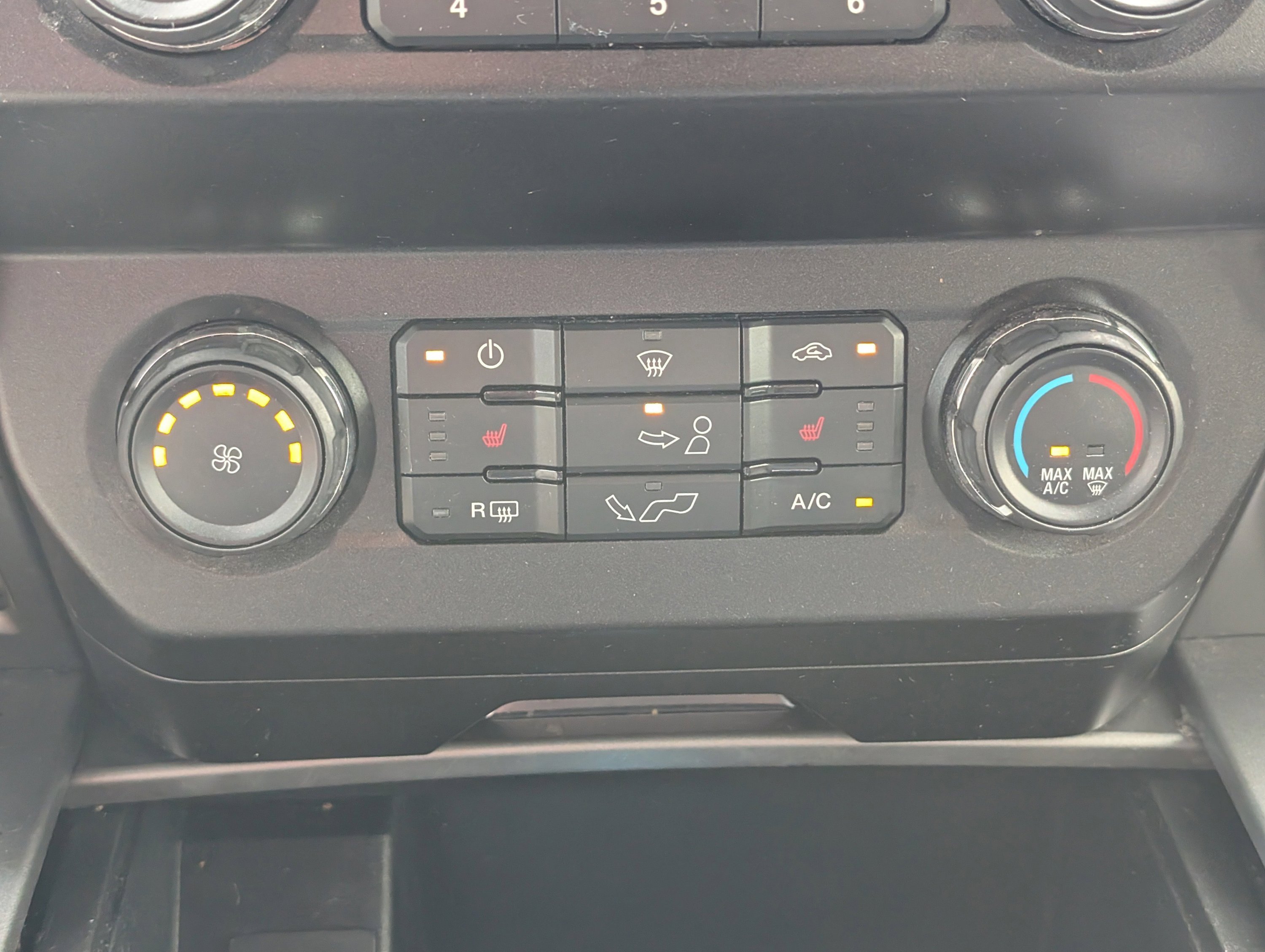 2020 Ford F-150 XLT photo 24