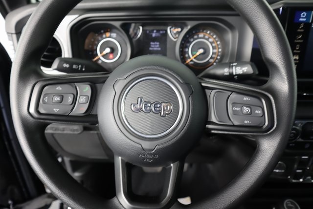 2025 Jeep Gladiator photo 9