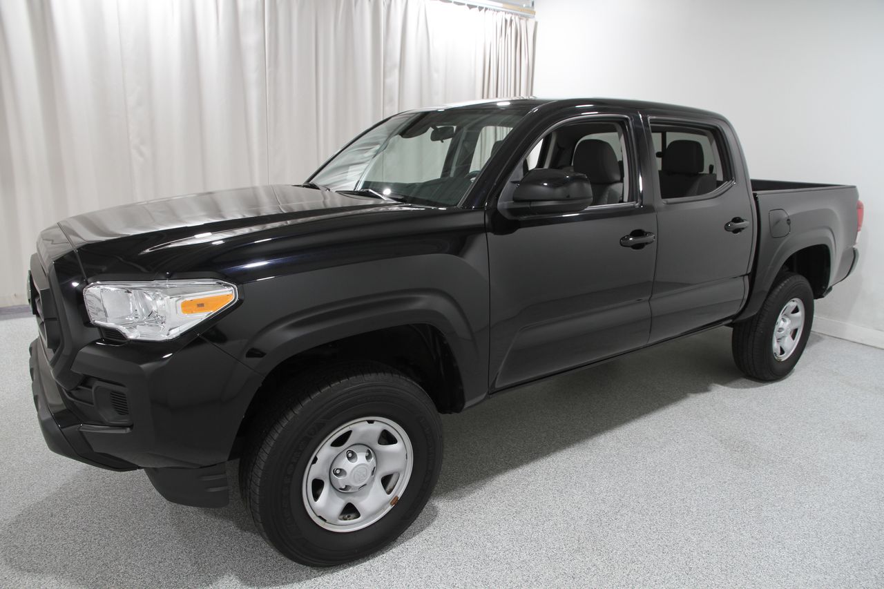 2022 Toyota Tacoma SR V6 photo 3
