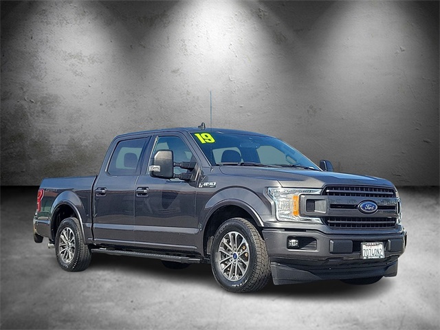 2019 Ford F-150 XLT photo 3
