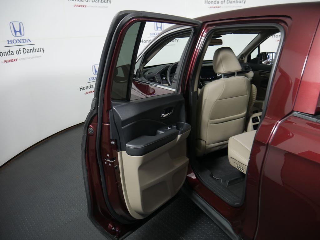 2019 Honda Ridgeline RTL-E photo 9