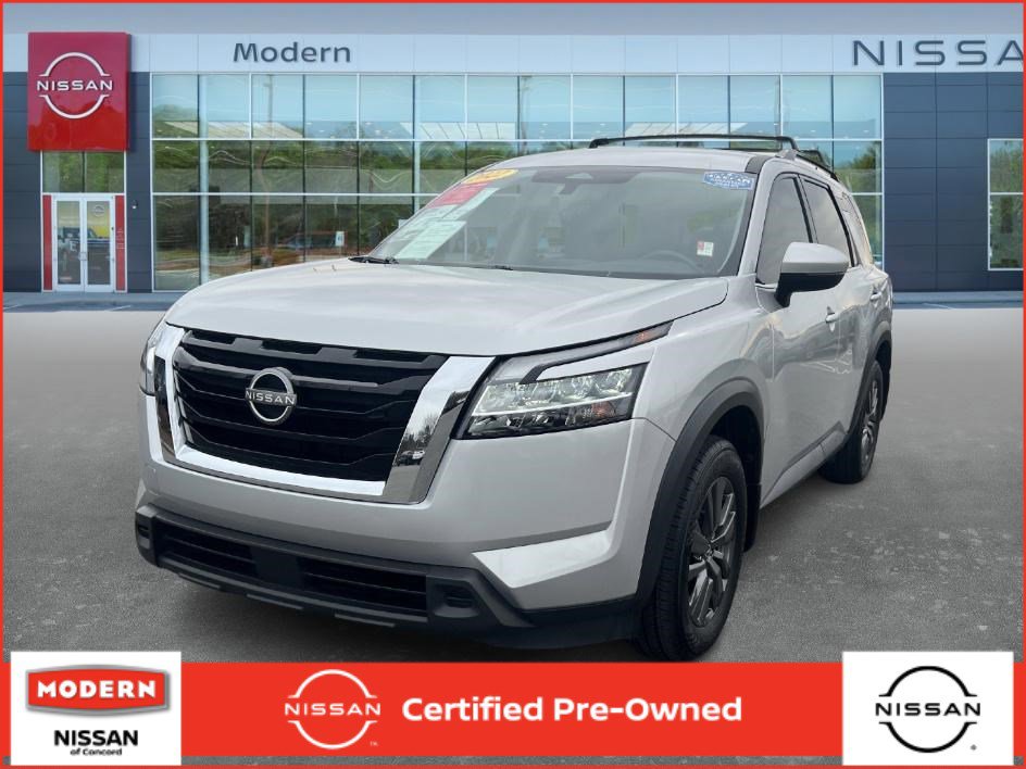 2022 Nissan Pathfinder SV's photo