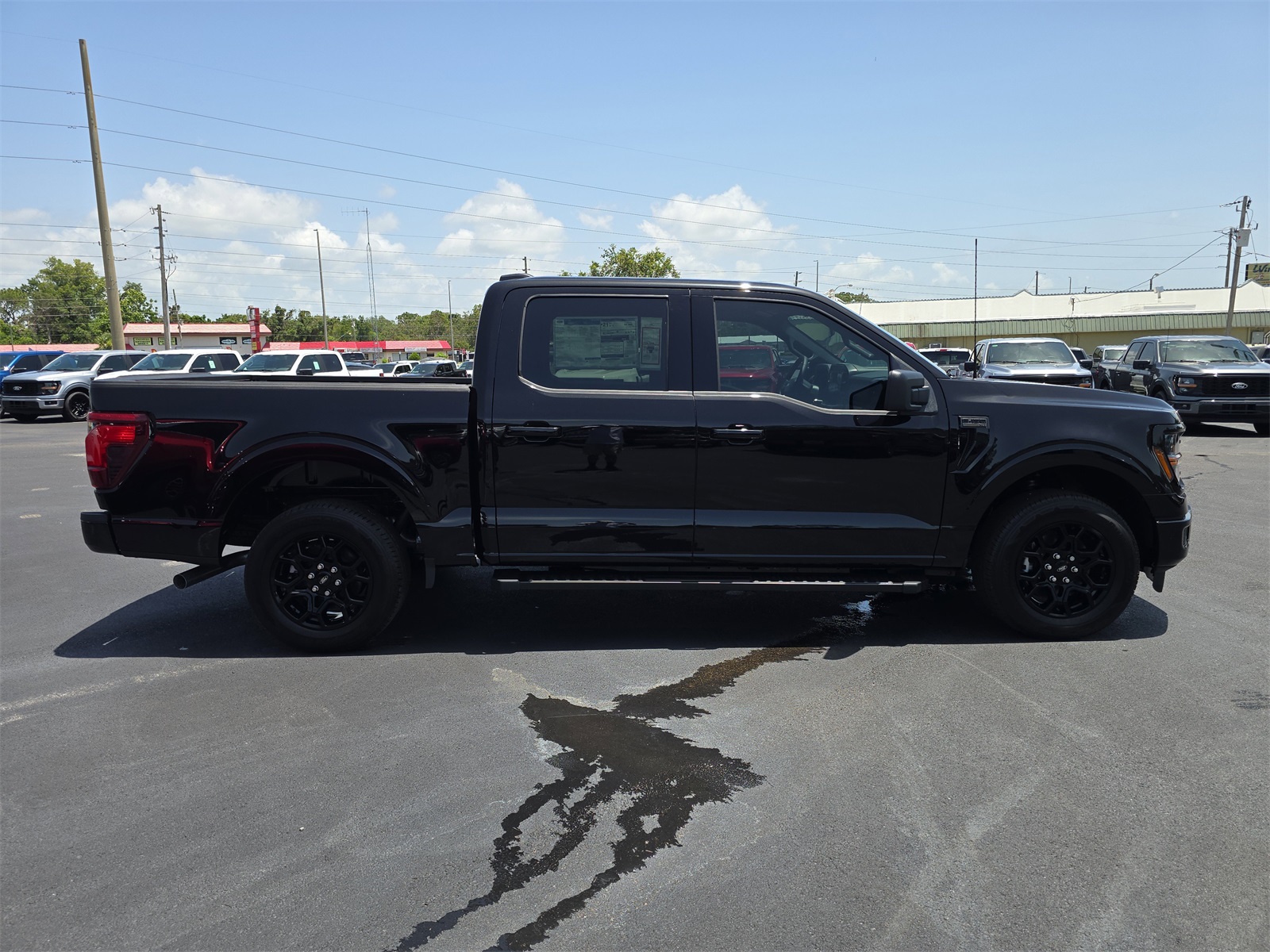 2025 Ford F-150 XLT photo 2