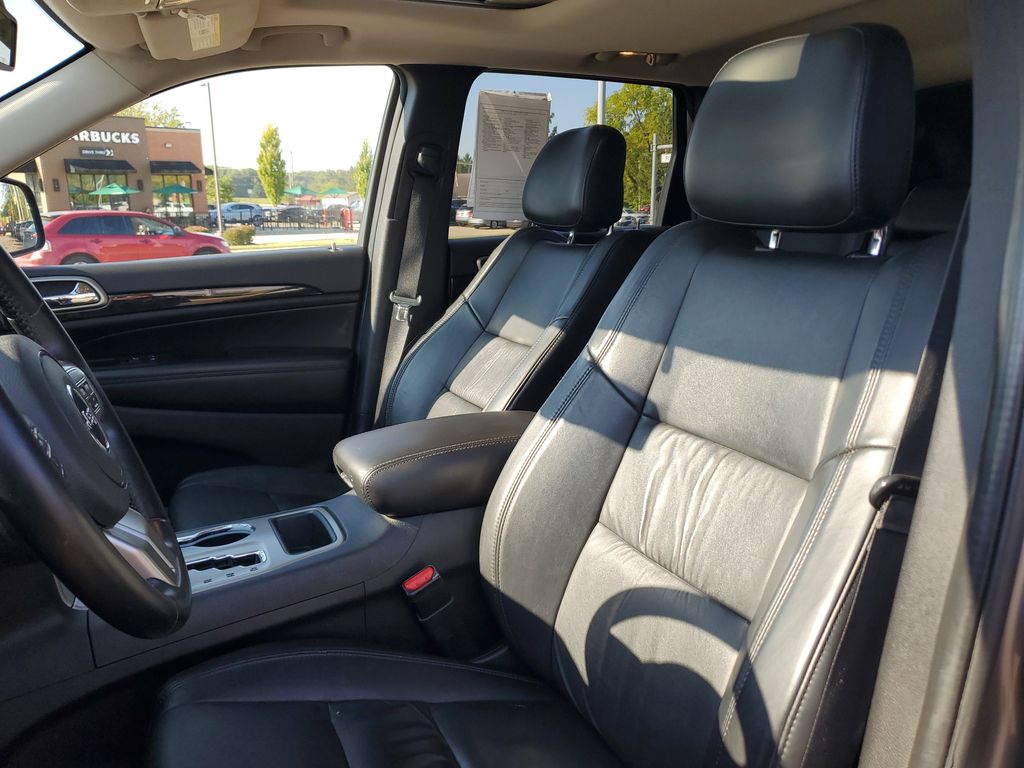 2012 Jeep Grand Cherokee Laredo photo 10