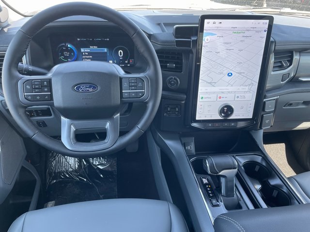 2025 Ford F-150 Lightning Flash photo 3