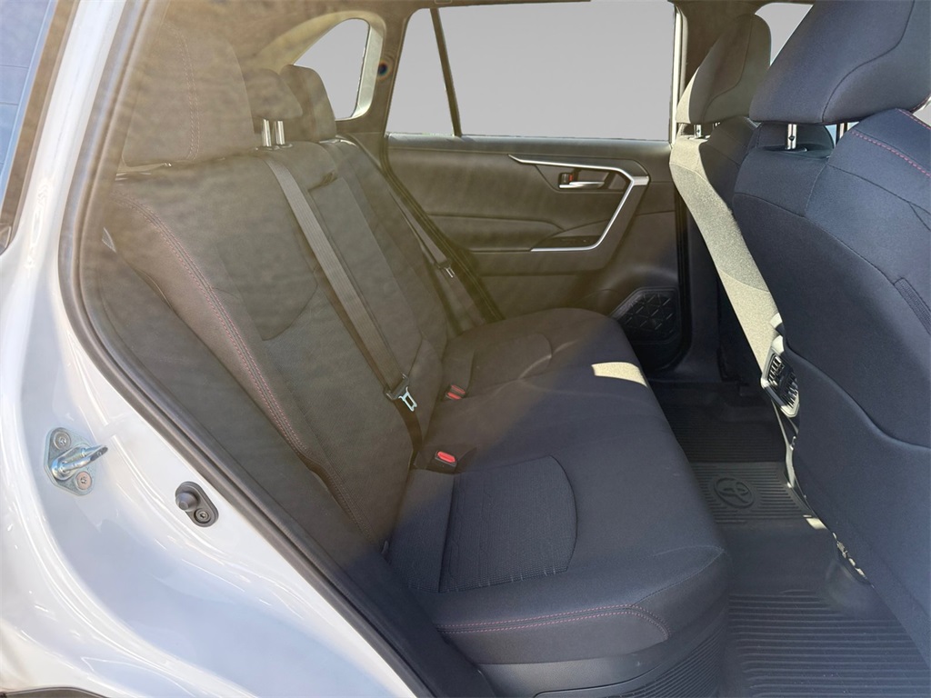2024 Toyota RAV4 Prime SE photo 16