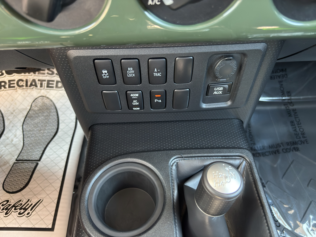 2014 Toyota FJ Cruiser Base photo 24