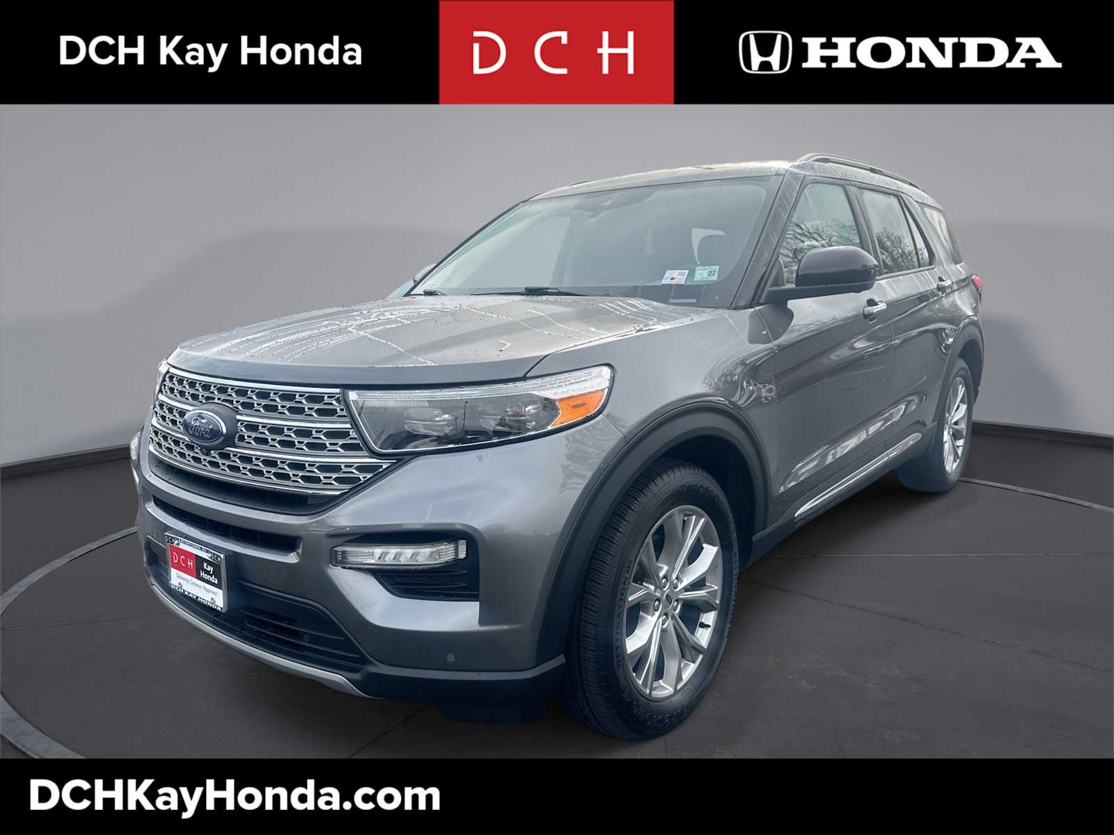 2022 Ford Explorer Limited's photo