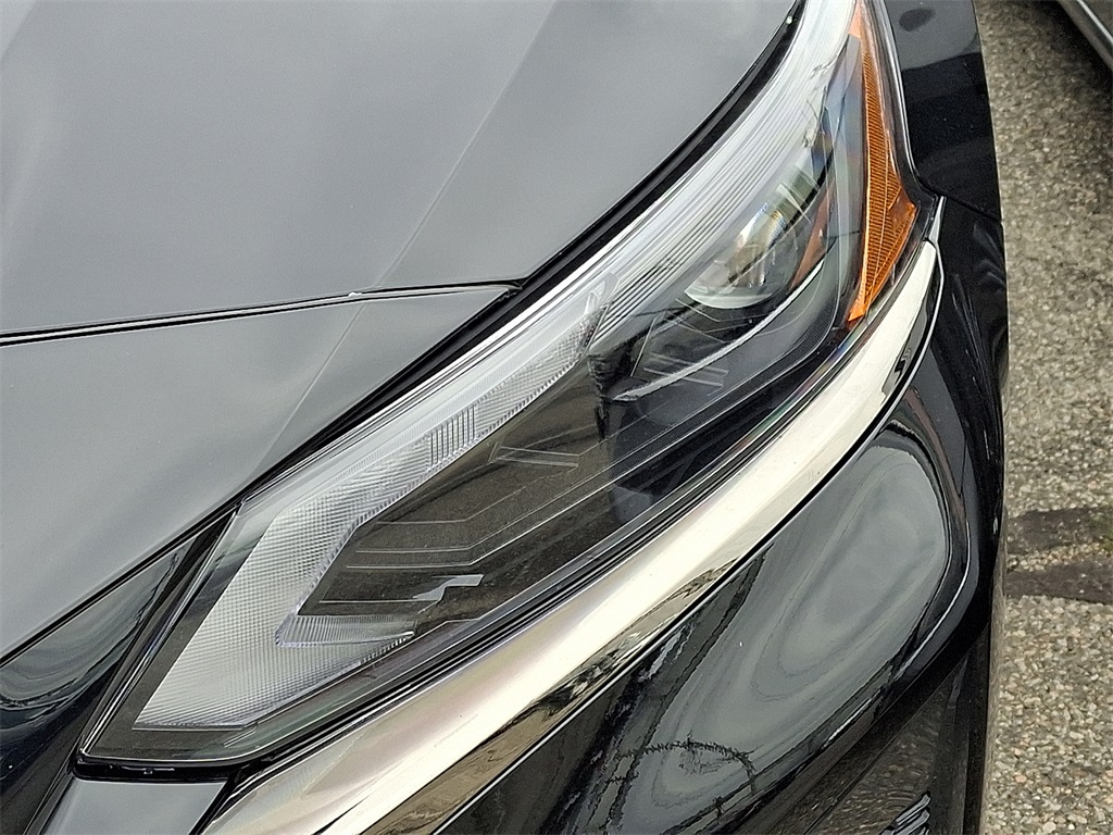 2025 Nissan Altima SR photo 4