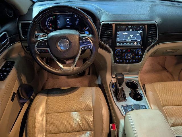 2017 Jeep Grand Cherokee Overland photo 23