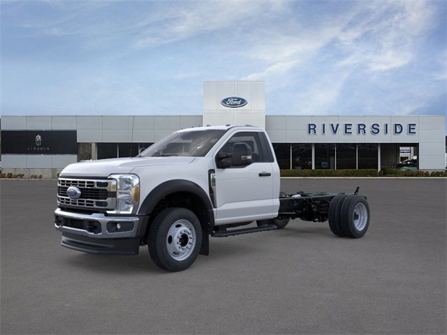 2025 Ford F-550 Super Duty Chassis Cab XL's photo