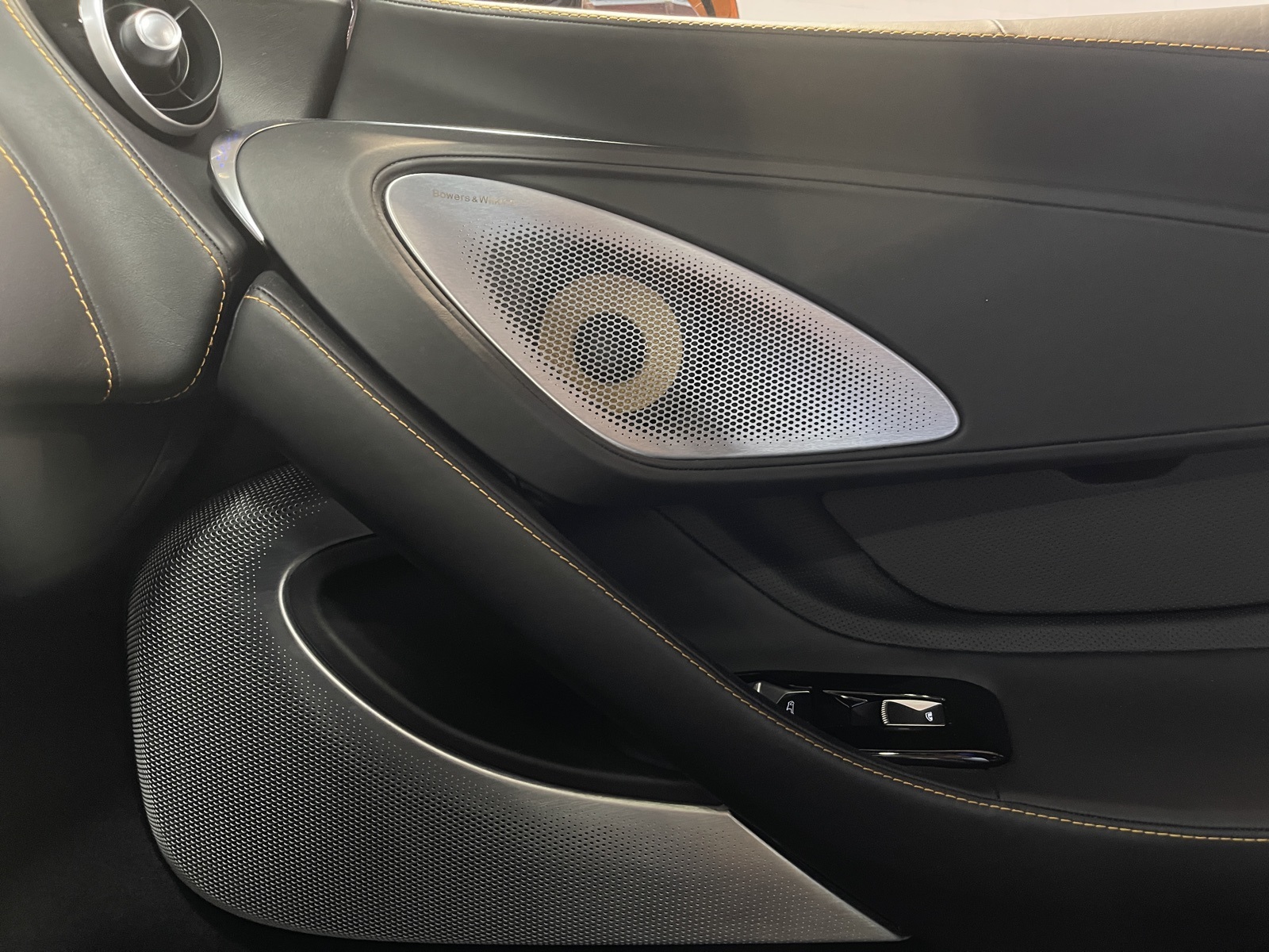 2022 Mclaren GT photo 11